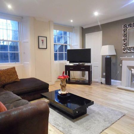 West End -Stunning, 2 Bedroom, Main Door Flat With Private Parking Glasgow Eksteriør billede