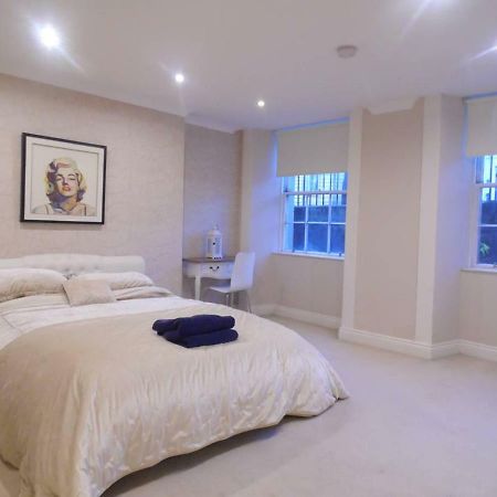 West End -Stunning, 2 Bedroom, Main Door Flat With Private Parking Glasgow Eksteriør billede