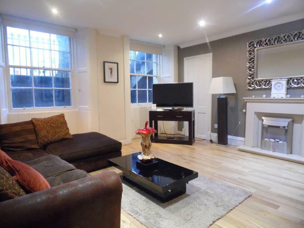 West End -Stunning, 2 Bedroom, Main Door Flat With Private Parking Glasgow Eksteriør billede